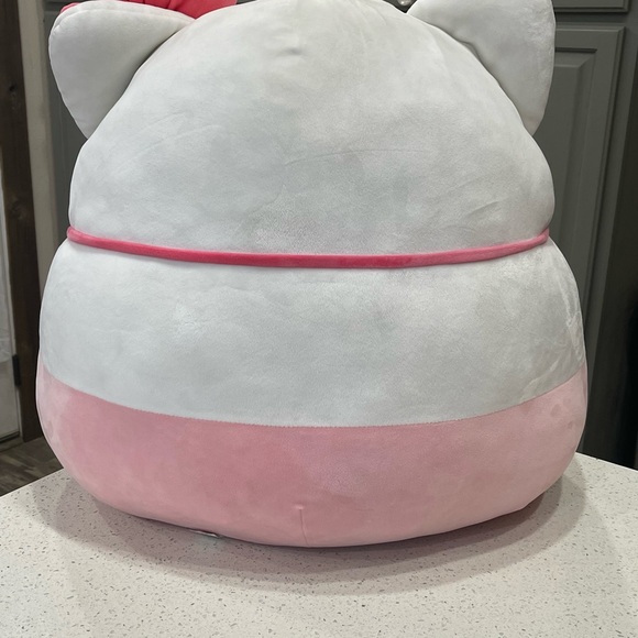 Hello Kitty Pink Scuba Squishmallow - Picture 5 of 5